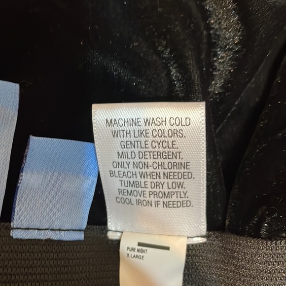 Simply Vera Vera Wang Black Velvet Elastic Waist Quilted Skirt, size XL - Picture 5 of 6